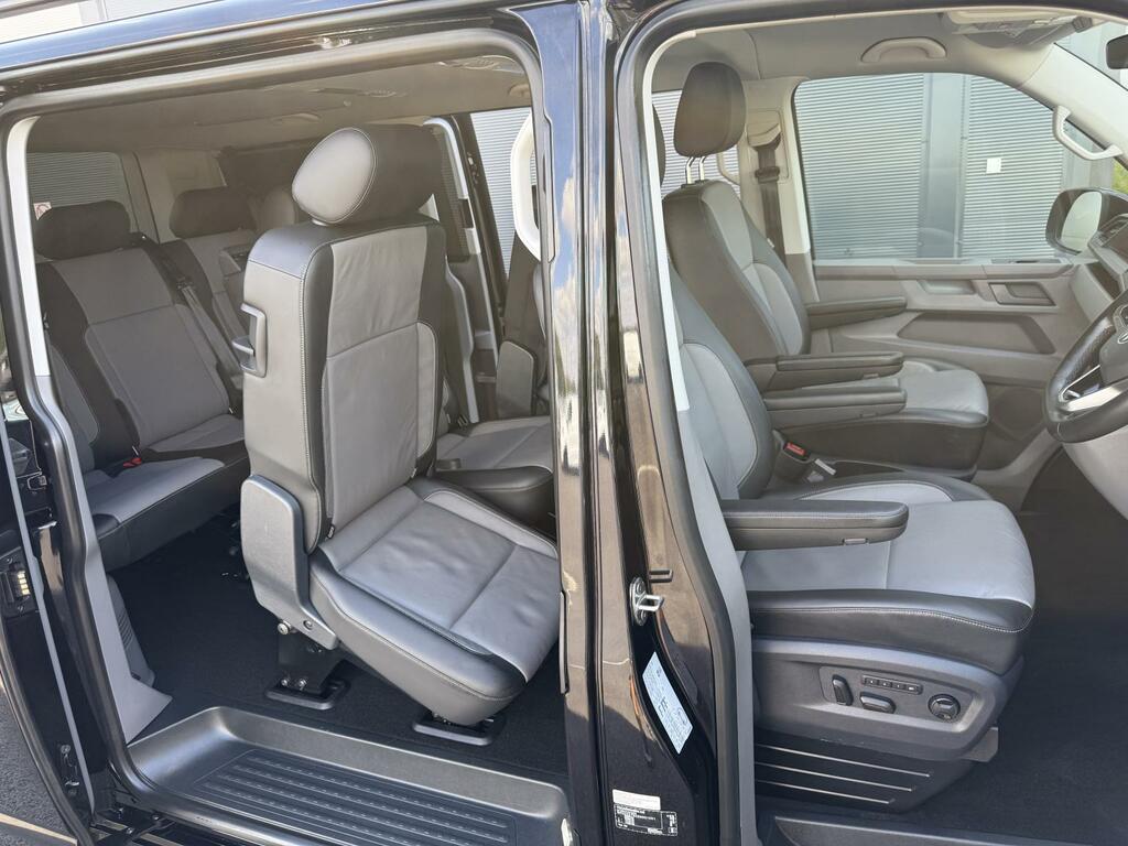 Volkswagen Transporter Shuttle 2.0 Tdi 204Ps Se Minibus Dsg - 2023 23 Red #17