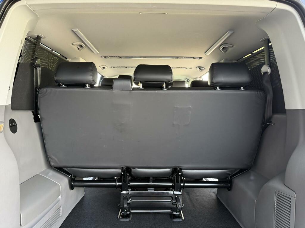Volkswagen Transporter Shuttle 2.0 Tdi 204Ps Se Minibus Dsg - 2023 23 Red #11