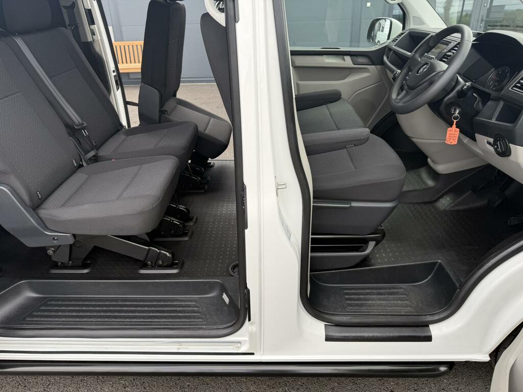 Volkswagen Transporter Shuttle Minibus 2.0 Tdi Bluemotion Tech S Fwd Swb Euro 6 Black #19