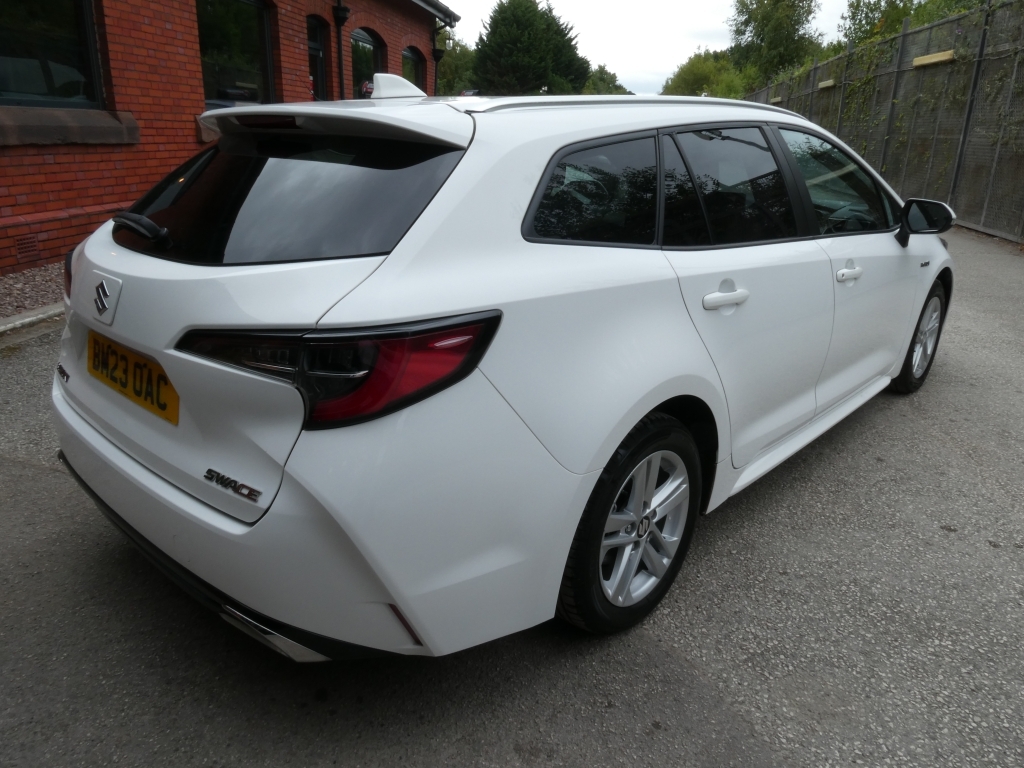 Suzuki Swace 1.8 Motion White #3