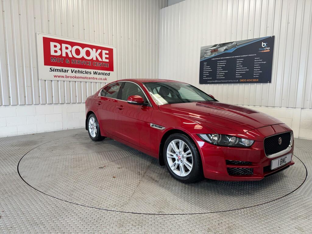 Jaguar XE 2.0I Prestige Euro 6 Ss Red