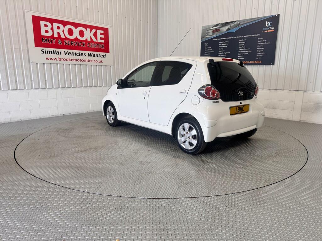 Toyota Aygo 1.0 Vvt-i Fire Euro 5 White #5