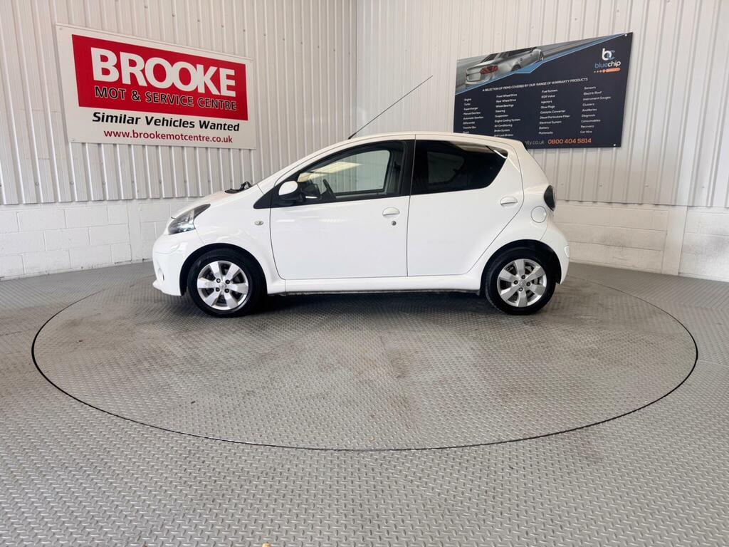 Toyota Aygo 1.0 Vvt-i Fire Euro 5 White #4