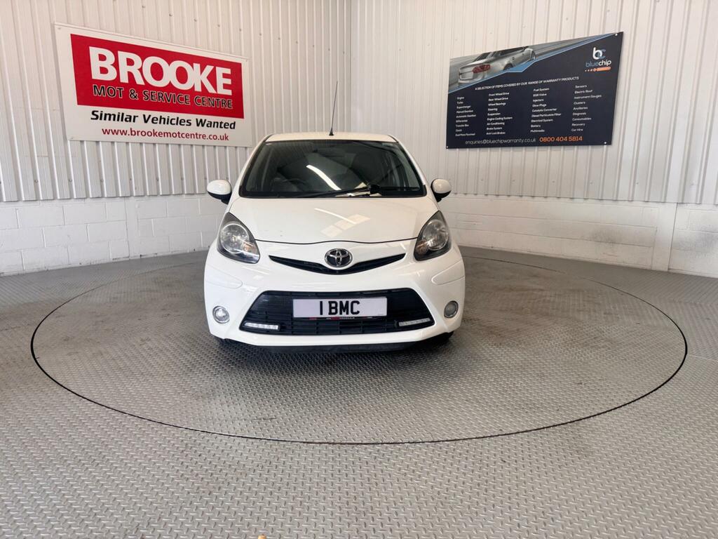 Toyota Aygo 1.0 Vvt-i Fire Euro 5 White #2