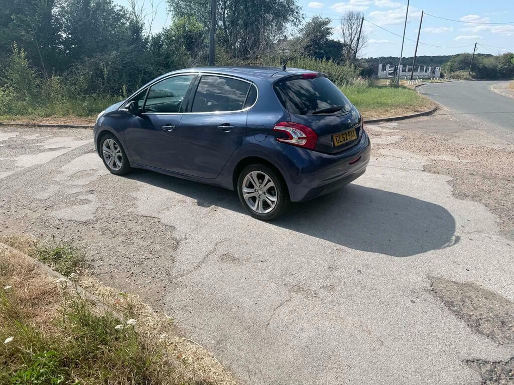 Peugeot 208 1.6 E-hdi Allure Euro 5 S S Blue #2