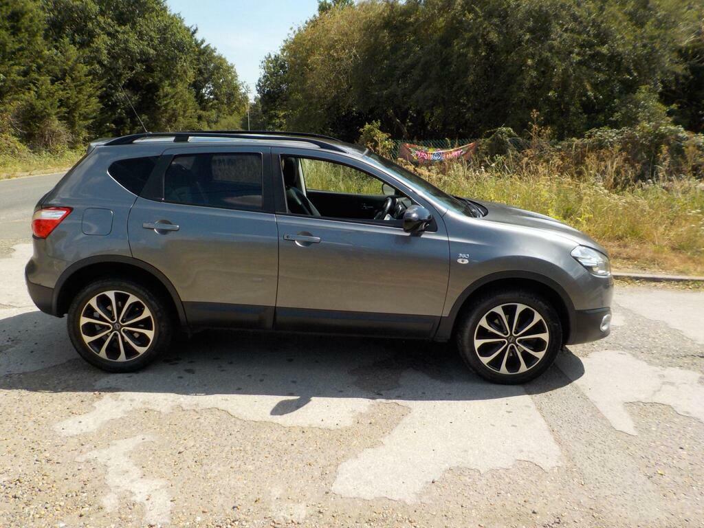 Nissan Qashqai Dci 360 Is 5-Door Grey #1