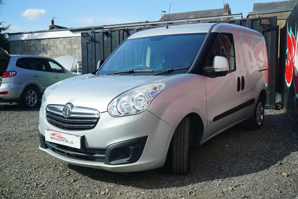 Vauxhall Combo 1.6L 1.6 Cdti 2300 16V Sportive Fwd L2 H1 Ss  #13