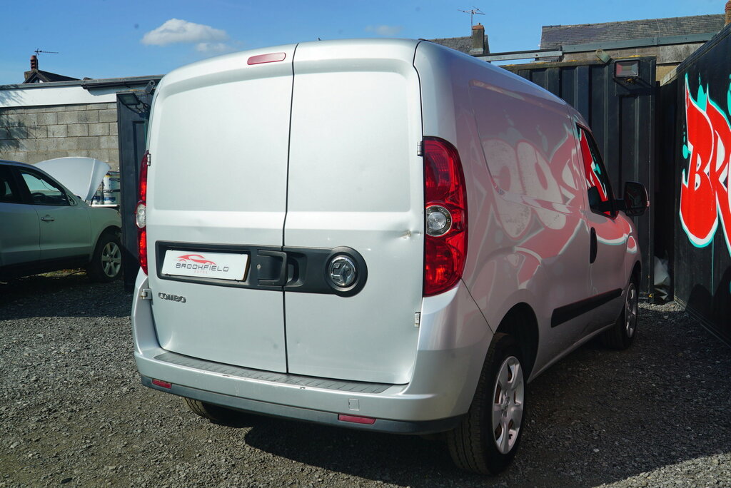 Vauxhall Combo 1.6L 1.6 Cdti 2300 16V Sportive Fwd L2 H1 Ss  #35