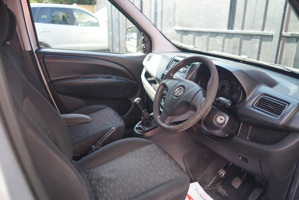 Vauxhall Combo 1.6L 1.6 Cdti 2300 16V Sportive Fwd L2 H1 Ss  #50
