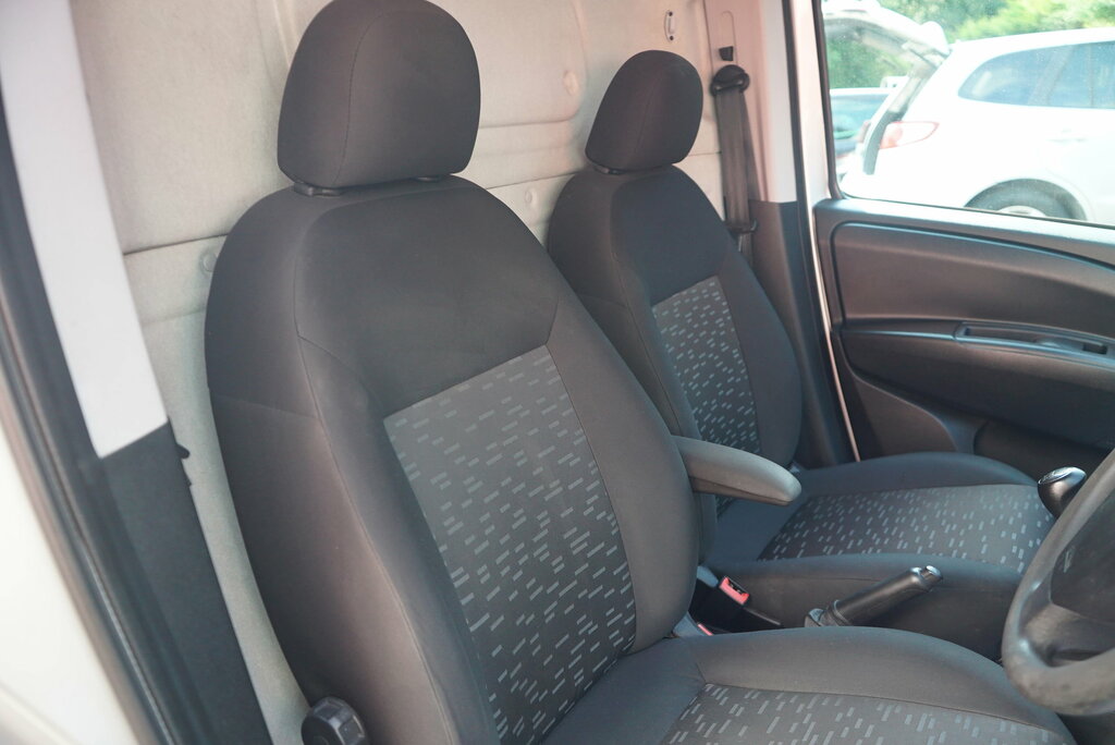 Vauxhall Combo 1.6L 1.6 Cdti 2300 16V Sportive Fwd L2 H1 Ss  #54
