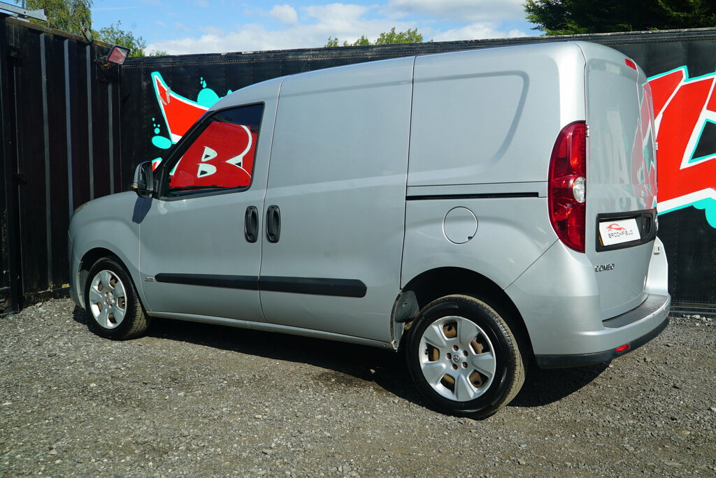 Vauxhall Combo 1.6L 1.6 Cdti 2300 16V Sportive Fwd L2 H1 Ss  #29