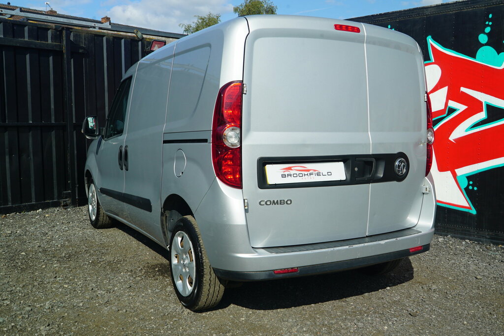Vauxhall Combo 1.6L 1.6 Cdti 2300 16V Sportive Fwd L2 H1 Ss  #31