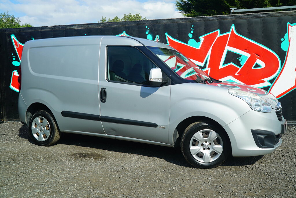 Vauxhall Combo 1.6L 1.6 Cdti 2300 16V Sportive Fwd L2 H1 Ss  #20