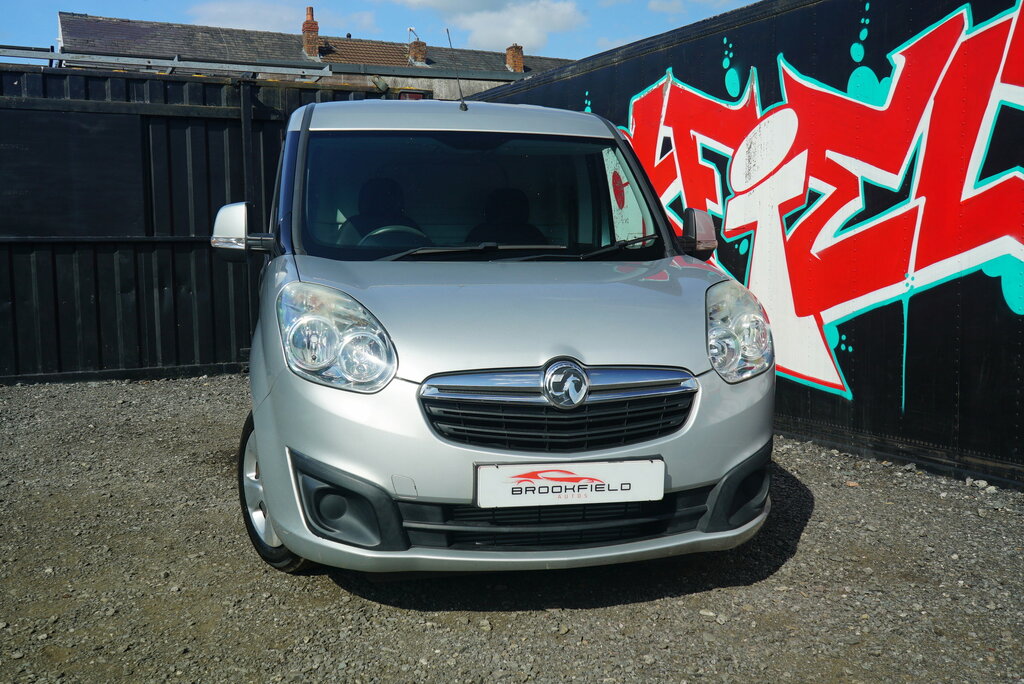 Vauxhall Combo 1.6L 1.6 Cdti 2300 16V Sportive Fwd L2 H1 Ss  #9