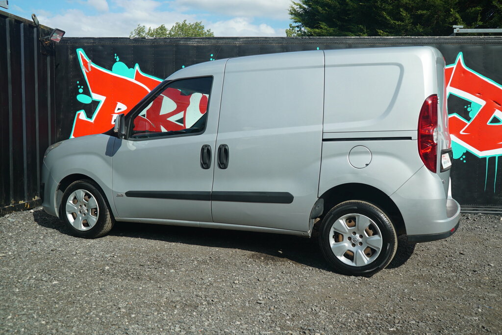Vauxhall Combo 1.6L 1.6 Cdti 2300 16V Sportive Fwd L2 H1 Ss  #28