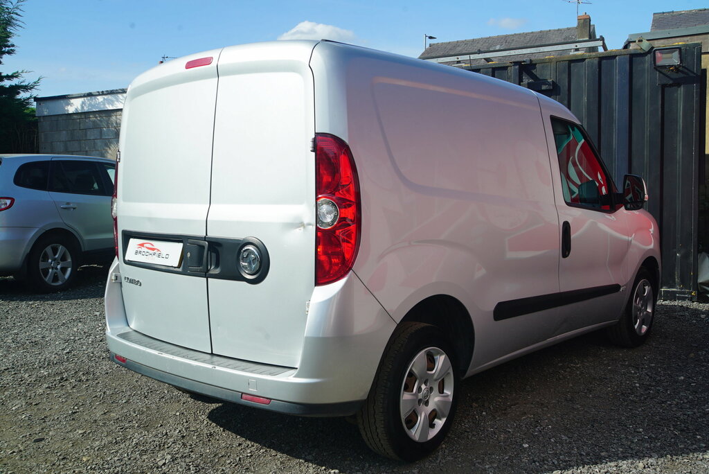 Vauxhall Combo 1.6L 1.6 Cdti 2300 16V Sportive Fwd L2 H1 Ss  #36
