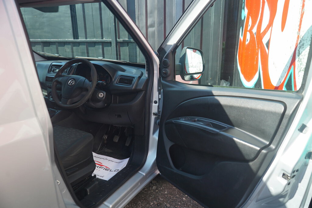 Vauxhall Combo 1.6L 1.6 Cdti 2300 16V Sportive Fwd L2 H1 Ss  #46
