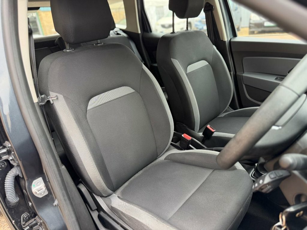 Dacia Duster 1.6L Essential Grey #3