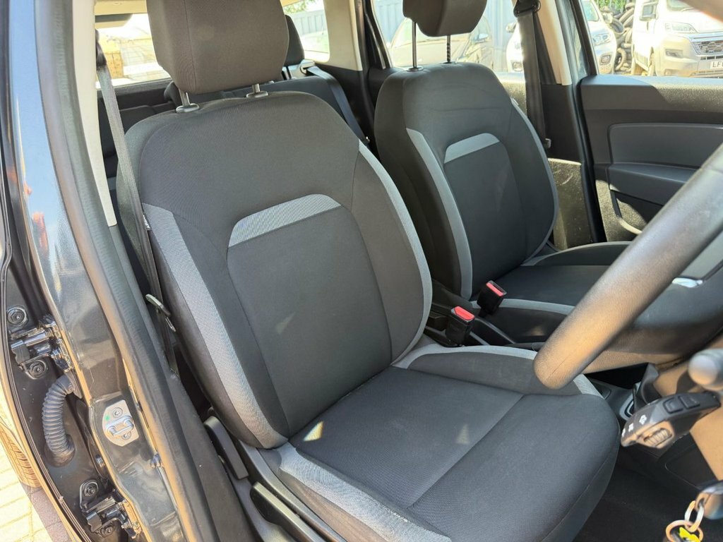 Dacia Duster 1.6L Essential Grey #3