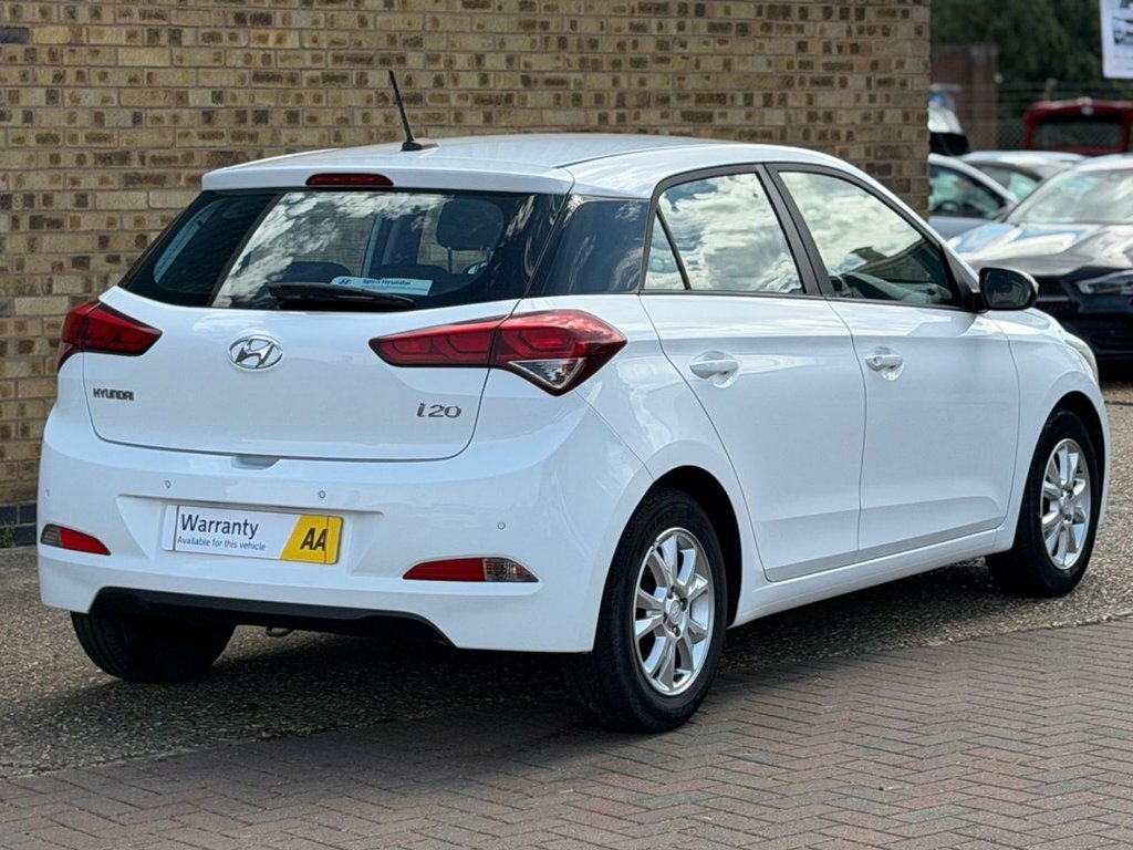 Hyundai I20 1.2L Se White #5