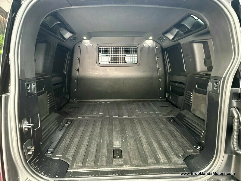 Land Rover Defender 3.0 D200 Hard Top 3 Seat  #18