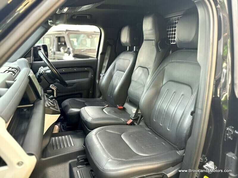 Land Rover Defender 3.0 D200 Hard Top 3 Seat  #16