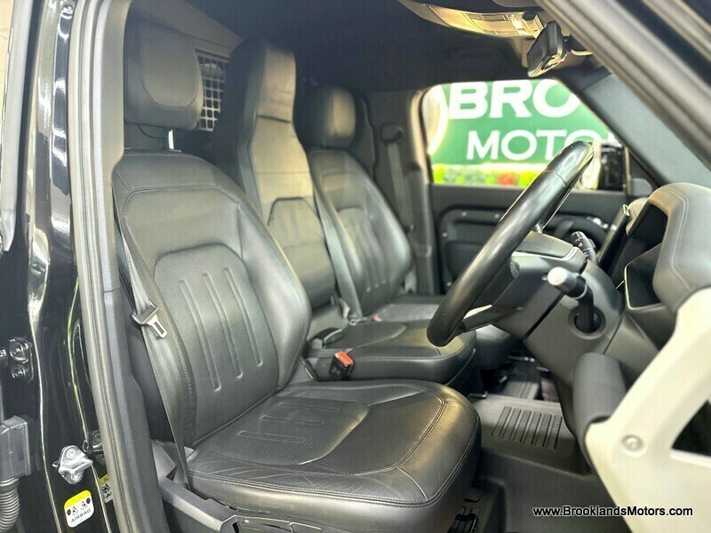 Land Rover Defender 3.0 D200 Hard Top 3 Seat  #10