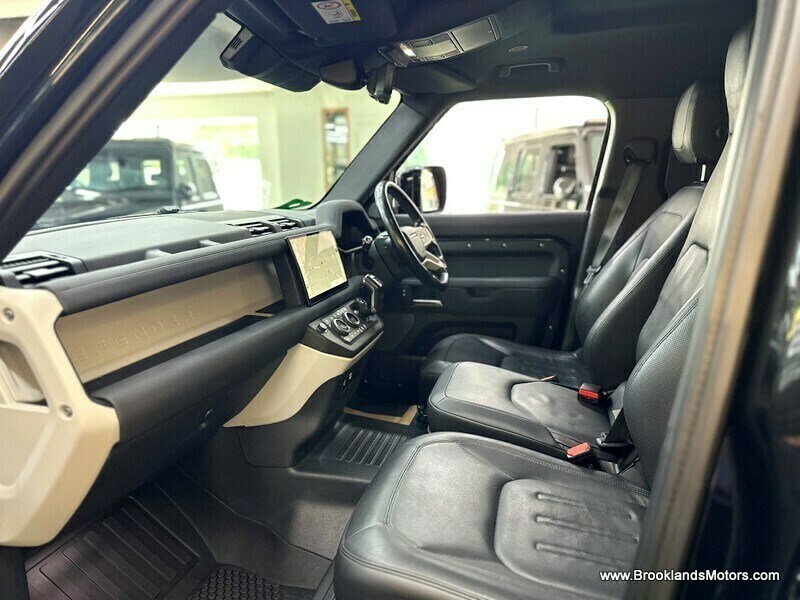 Land Rover Defender 3.0 D200 Hard Top 3 Seat  #17