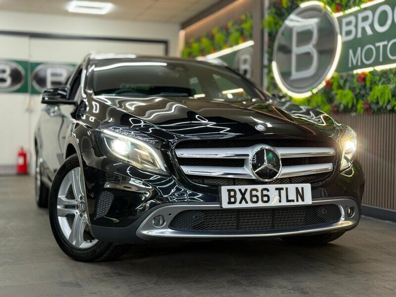 Mercedes-Benz GLA Class Gla 2.0 Gla250 Sport Premium 7G-dct 4Matic Euro Black #2