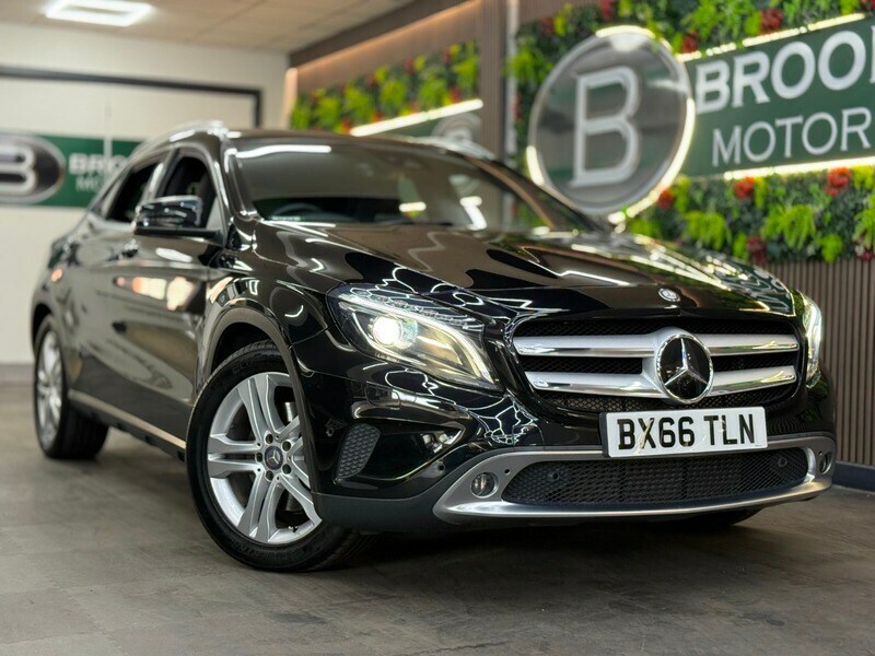 Mercedes-Benz GLA Class Gla 2.0 Gla250 Sport Premium 7G-dct 4Matic Euro Black
