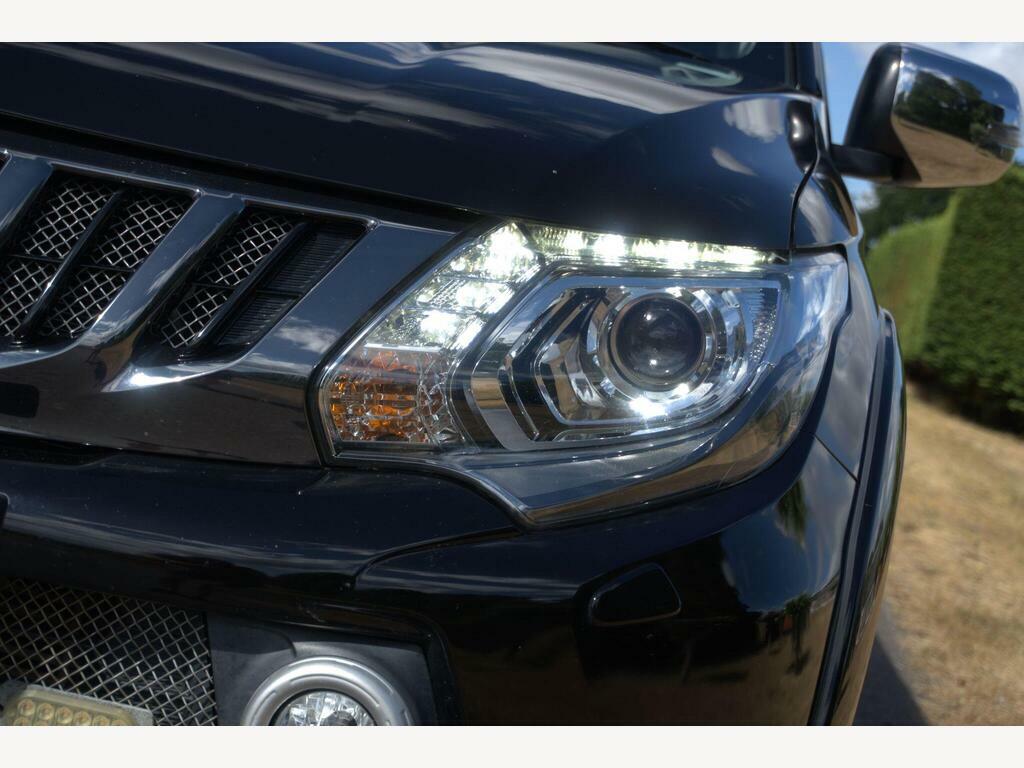 Mitsubishi L200 2.4 Di-d Dc Barbarian Svp II 4Wd Euro 6 Black #26