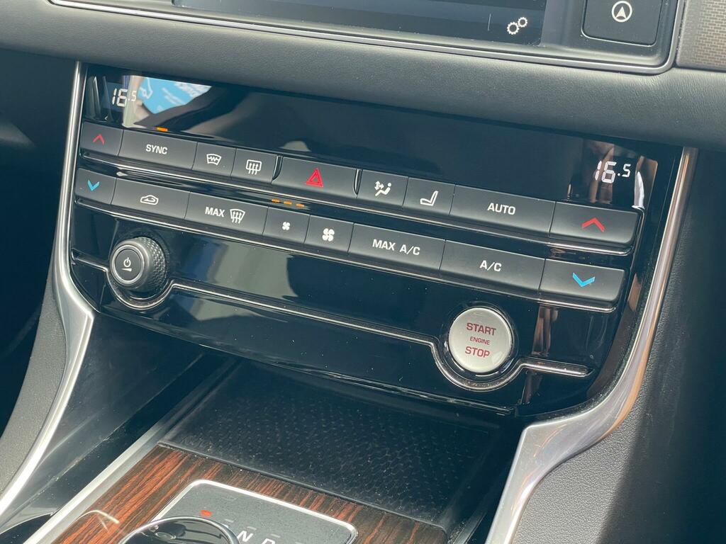 Jaguar XF 2.0D 180 R-sport Blue #27