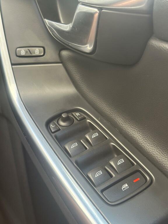 Volvo V60 Volvo Sportswagon D4 181 R Design Lux Red #19