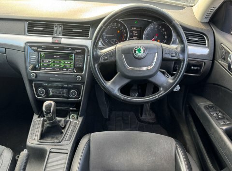Skoda Superb 2.0 Tdi Se Silver #2