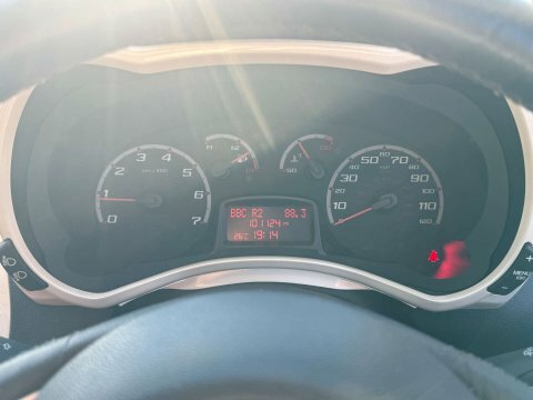Ford KA 1.2 Zetec Hatchback Red #2