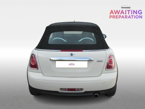 Mini Convertible One White #4