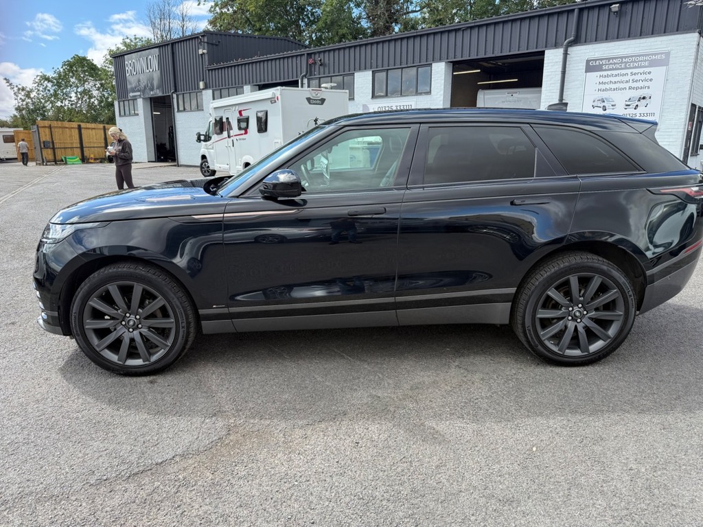 Land Rover Range Rover Velar 2.0 D180 R-dynamic Hse Black #4