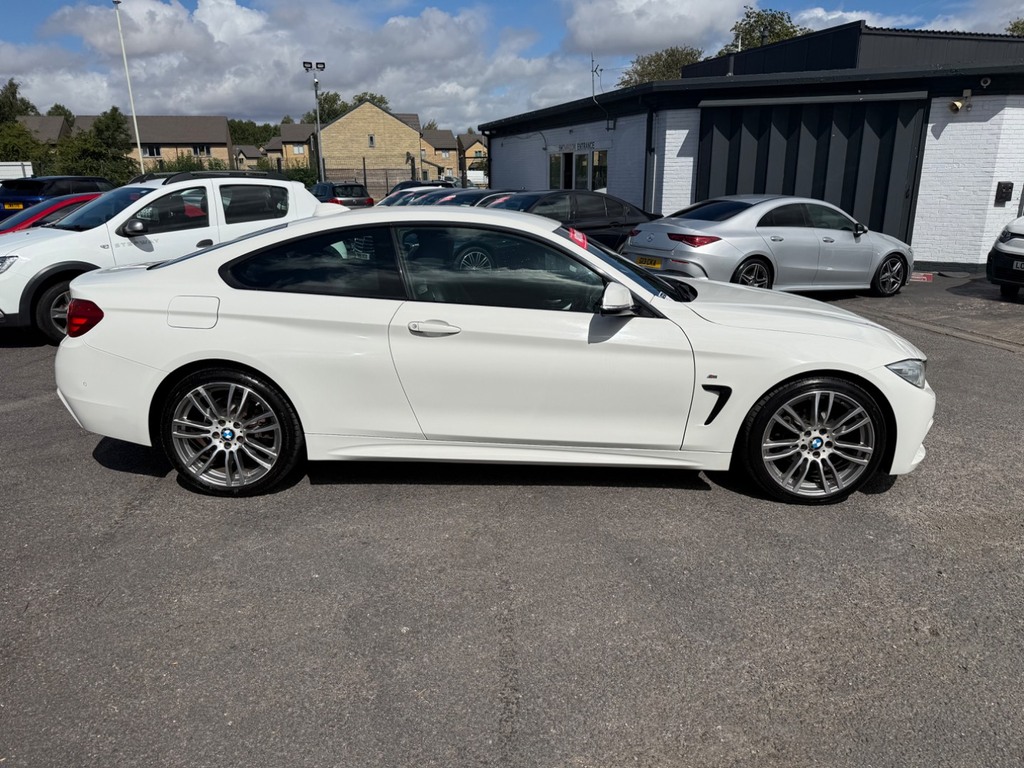 BMW 4 Series 420I M Sport Professional Media White #4