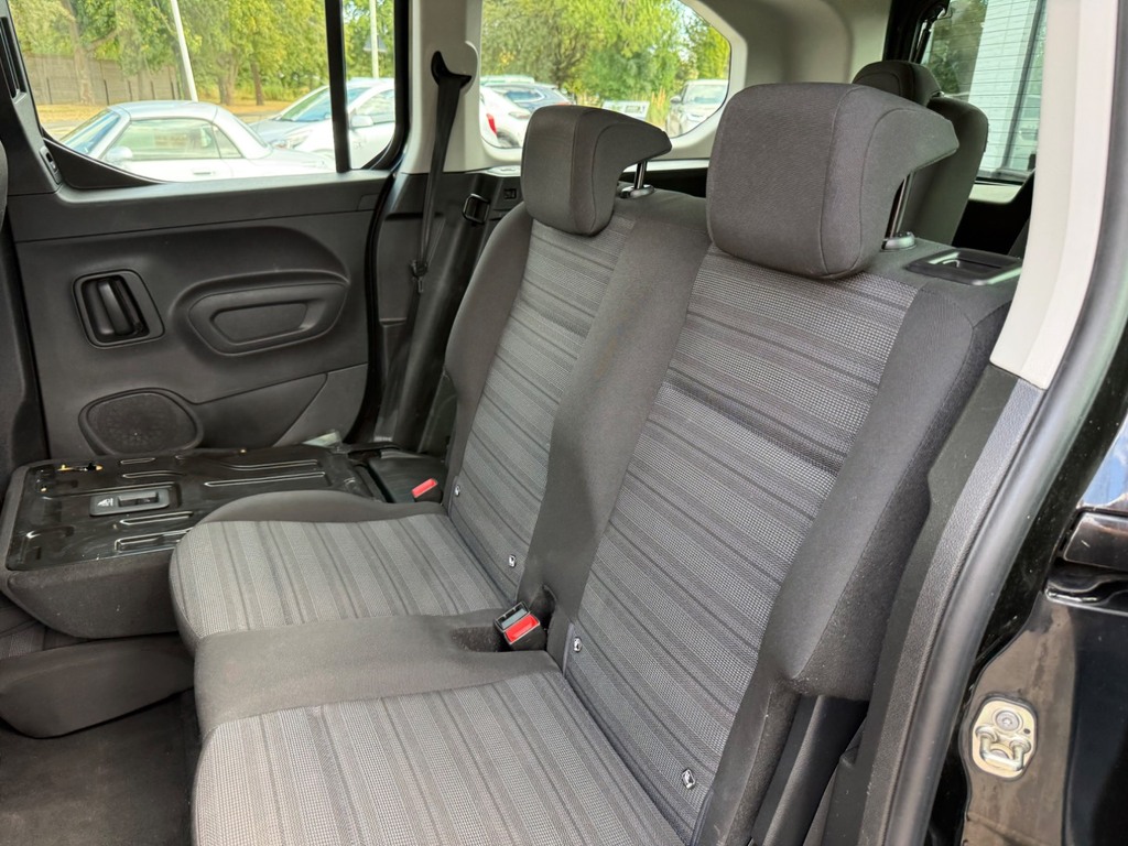Vauxhall Combo Life 1.5 Turbo D Se XL 7 Seat Estate Black #35