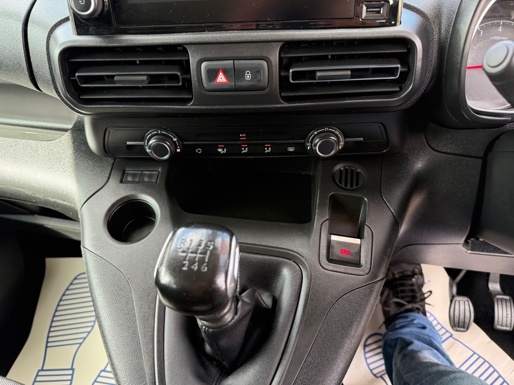 Vauxhall Combo Life 1.5 Turbo D Se XL 7 Seat Estate Black #30