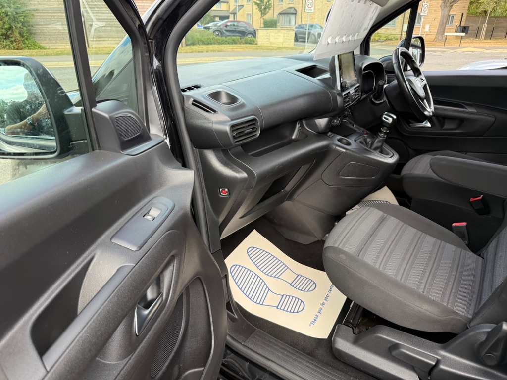 Vauxhall Combo Life 1.5 Turbo D Se XL 7 Seat Estate Black #38