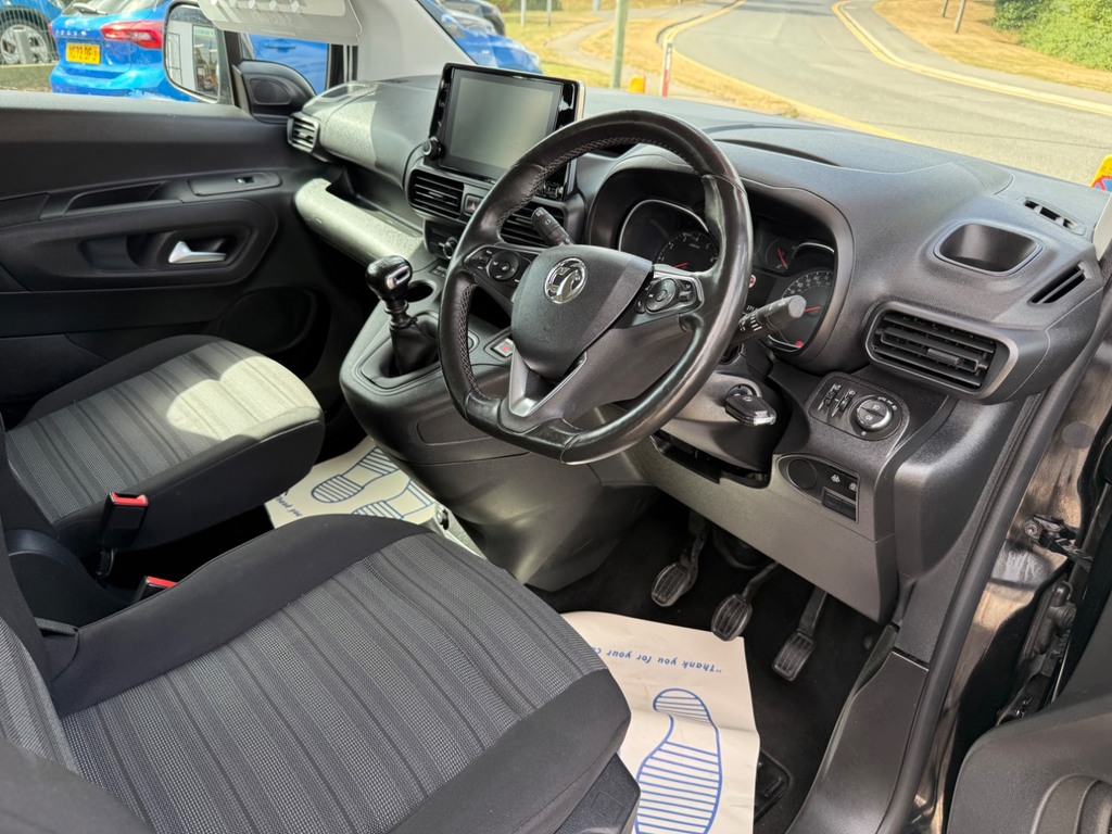 Vauxhall Combo Life 1.5 Turbo D Se XL 7 Seat Estate Black #26
