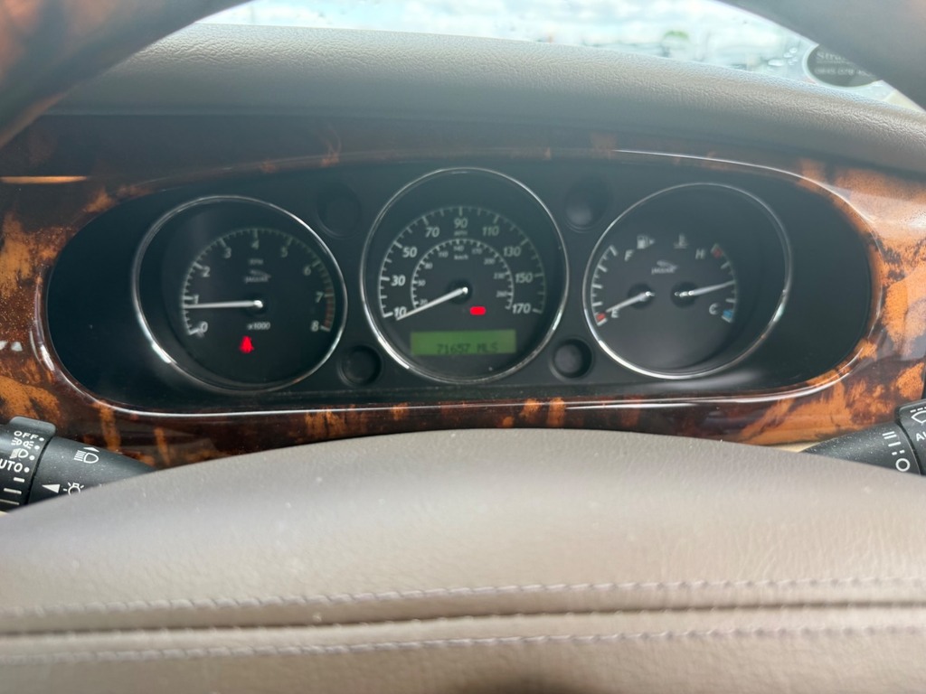 Jaguar XJ Vehicle Details Price - 5995 Make Jaguar Model Black #26