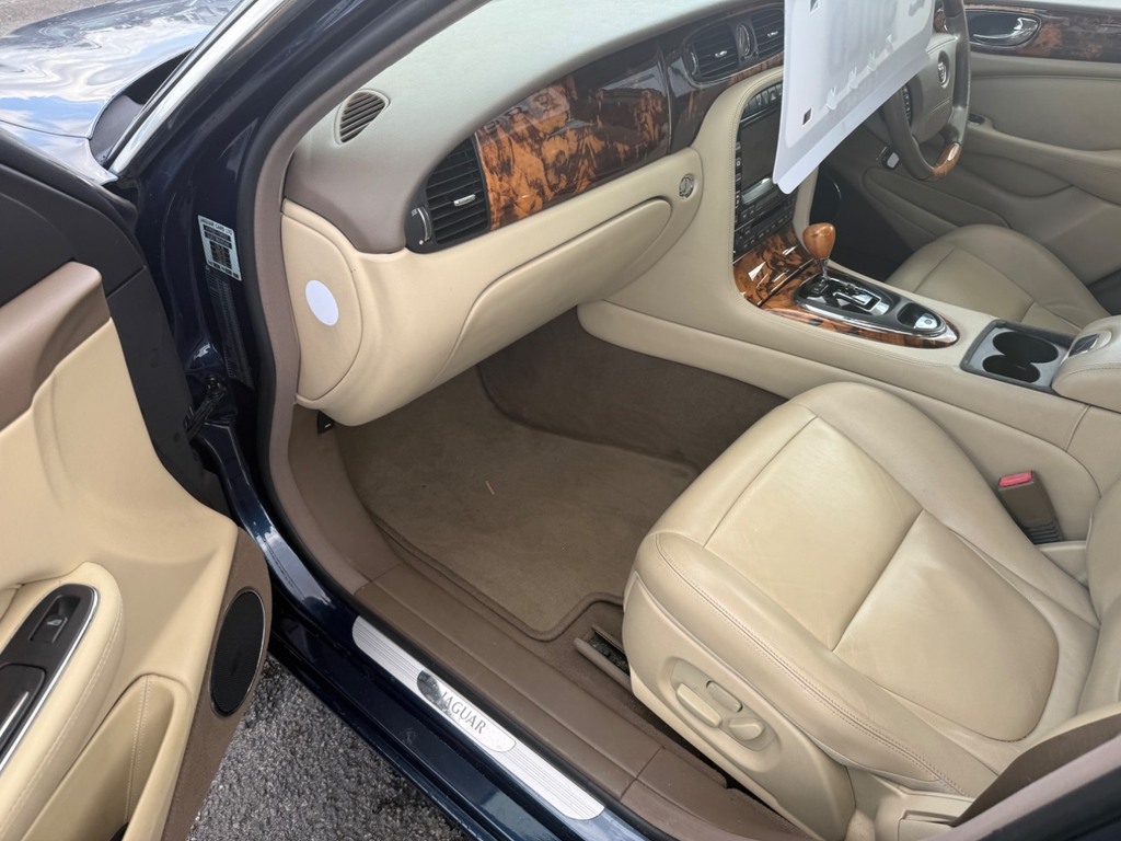 Jaguar XJ Vehicle Details Price - 5995 Make Jaguar Model Black #37