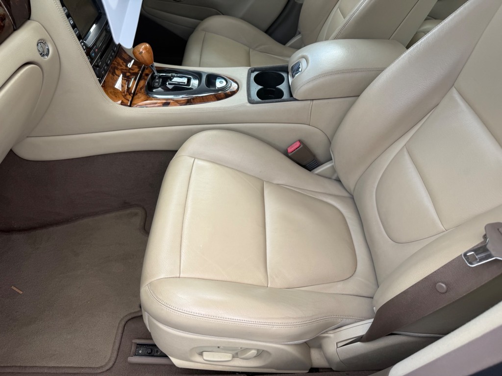 Jaguar XJ Vehicle Details Price - 5995 Make Jaguar Model Black #39
