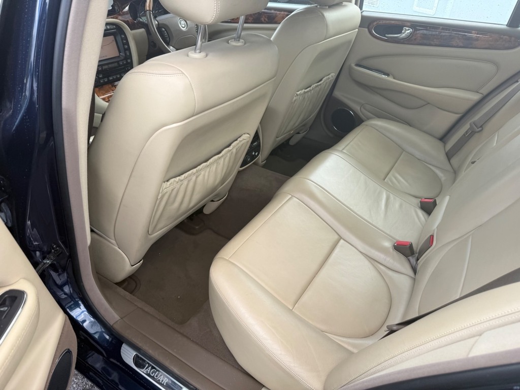 Jaguar XJ Vehicle Details Price - 5995 Make Jaguar Model Black #36
