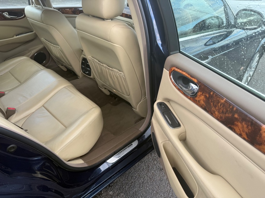 Jaguar XJ Vehicle Details Price - 5995 Make Jaguar Model Black #29