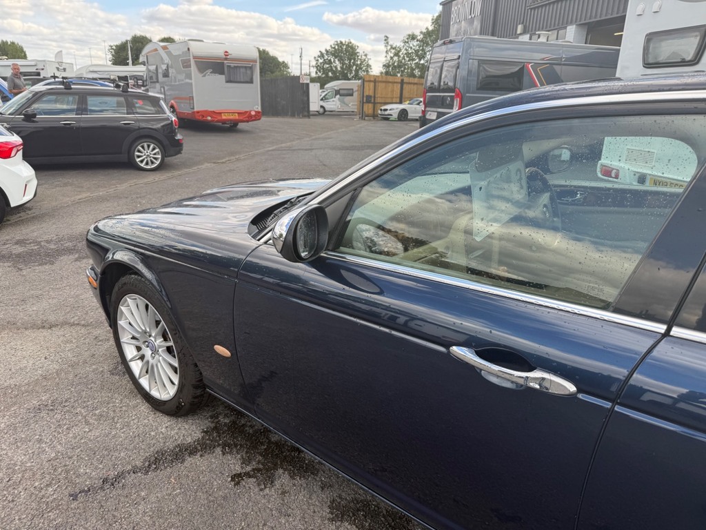 Jaguar XJ Vehicle Details Price - 5995 Make Jaguar Model Black #14