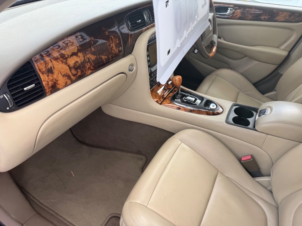Jaguar XJ Vehicle Details Price - 5995 Make Jaguar Model Black #41