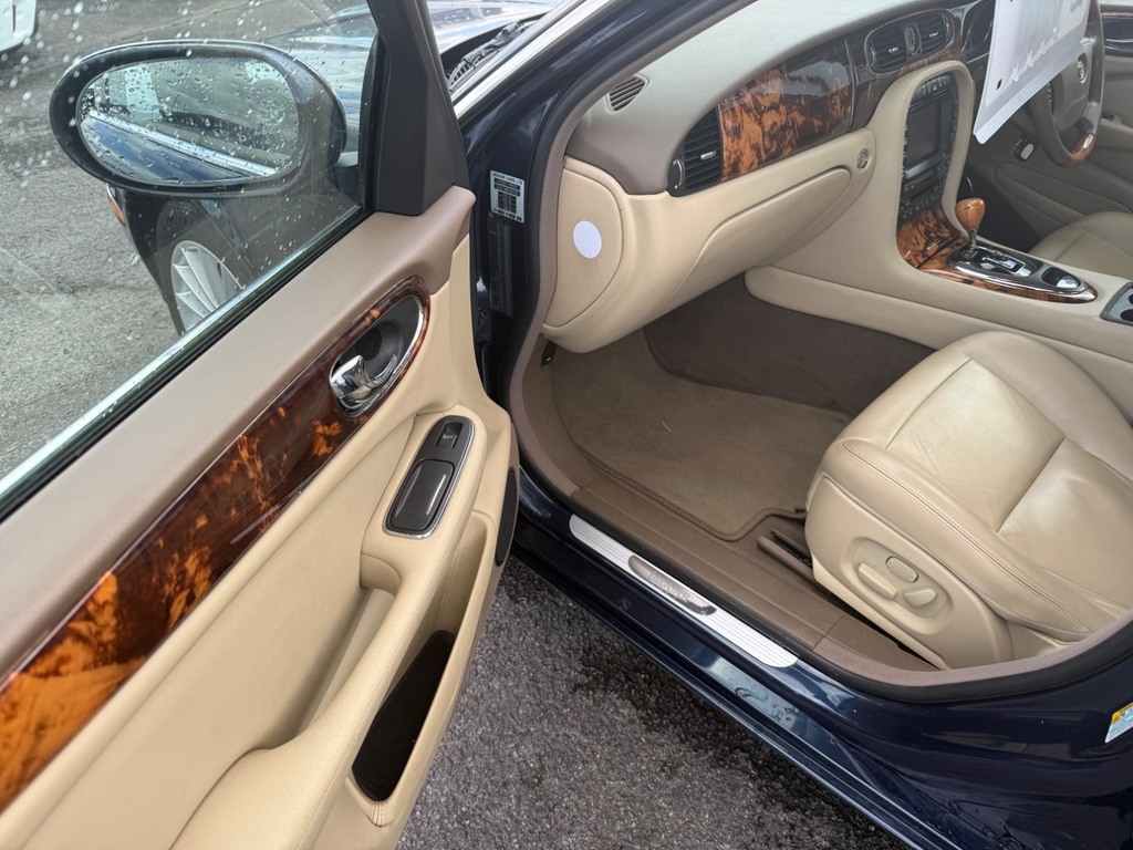 Jaguar XJ Vehicle Details Price - 5995 Make Jaguar Model Black #38